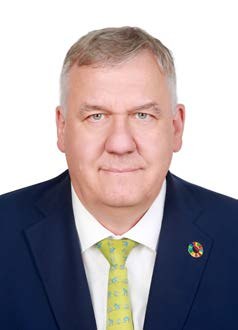 Portrait of Prof. Dr. Frank Behrendt